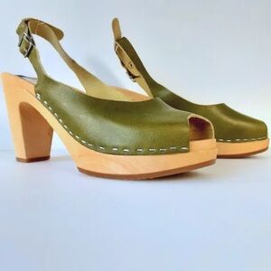 Swedish Hasbeens Olive Green Slingback Clogs size 8.5
